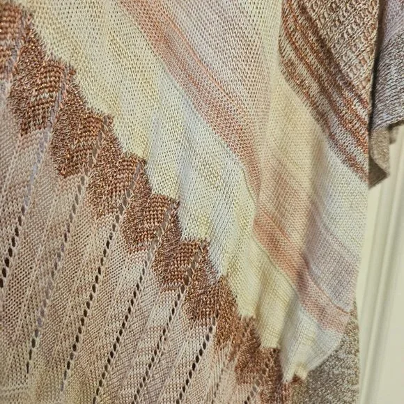 Beautiful Ruana - Picture 2 of 6